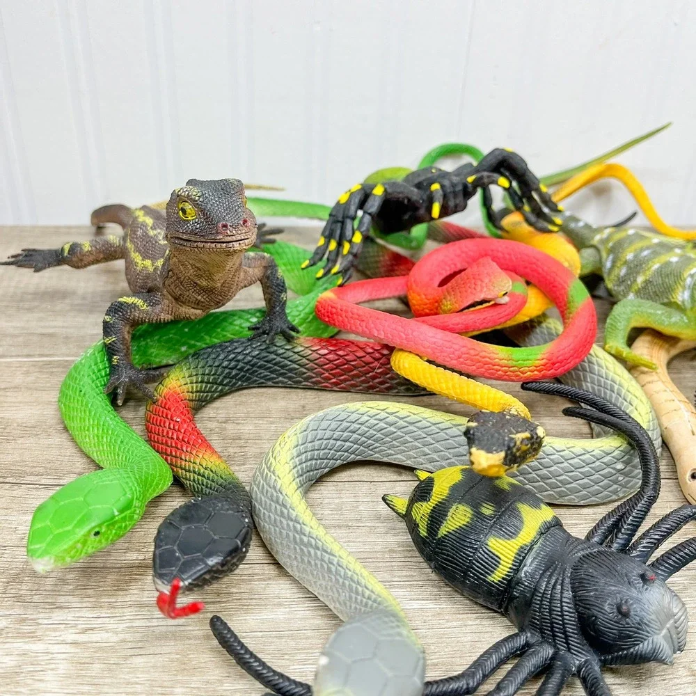 Toy Animal Figure Lot Snakes Lizards Spiders Insects Frog Piece Set